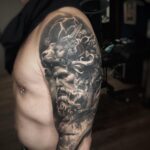 tattoo réaliste noir et gris mythologie